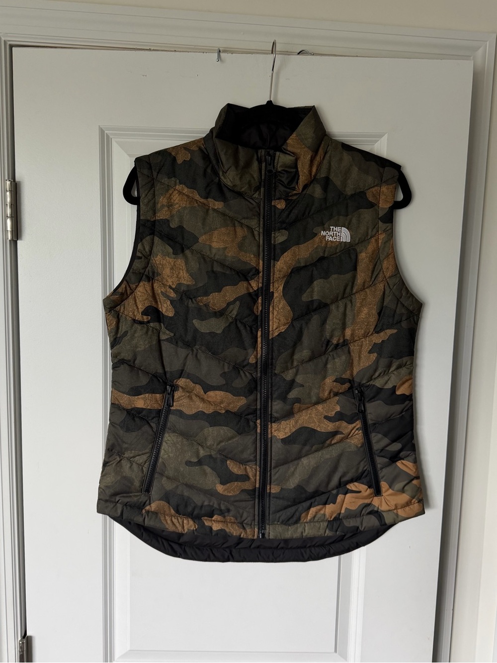 The North Face Women’s Camo Quilted Tamburello Vest - Olive & Brown